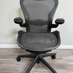 Herman Miller Aeron Chair - size medium