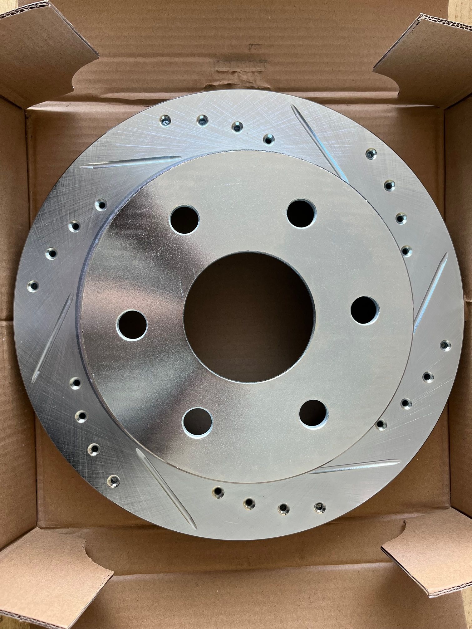 Cadillac Escalade 02-06 Drill Slot Rotors Ceramic Pads