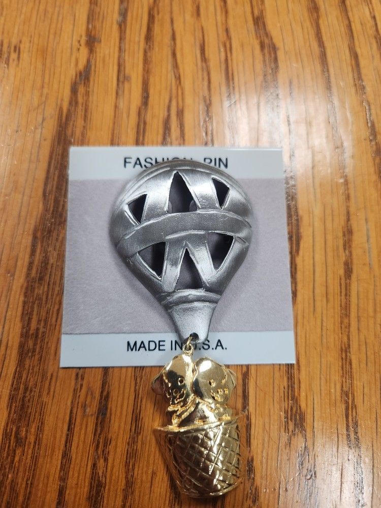 Vintage Fashion Pin