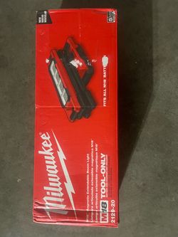 Milwaukee Boom Light