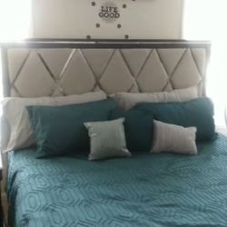 King Bed With Mattress