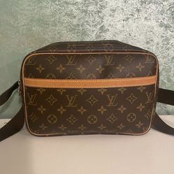 LV reporter purse for Sale in Edgewood, WA - OfferUp