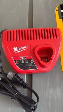 Milwaukee M12 Charger