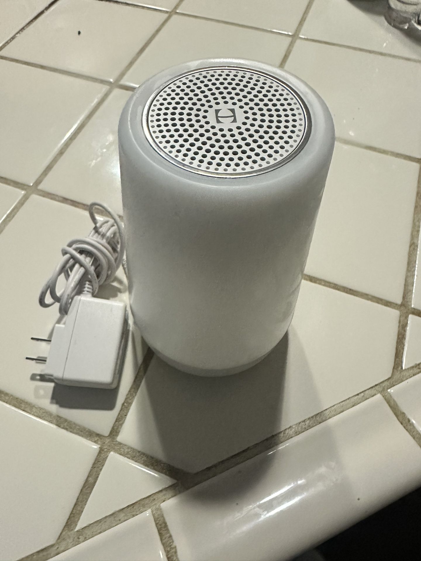 Hatch Rest+ Sound Machine & Night Light