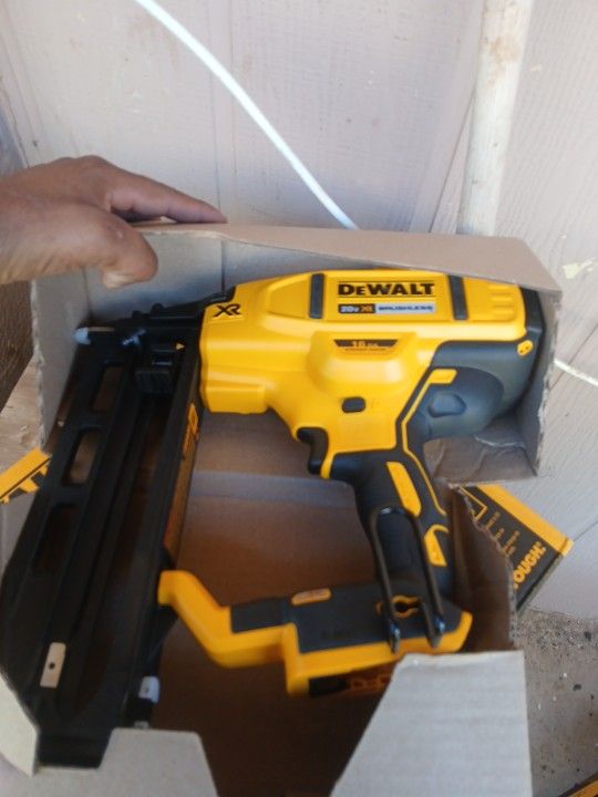 Dewalt Nail Finisher