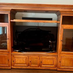 Tv Consume- Entertainment Center 