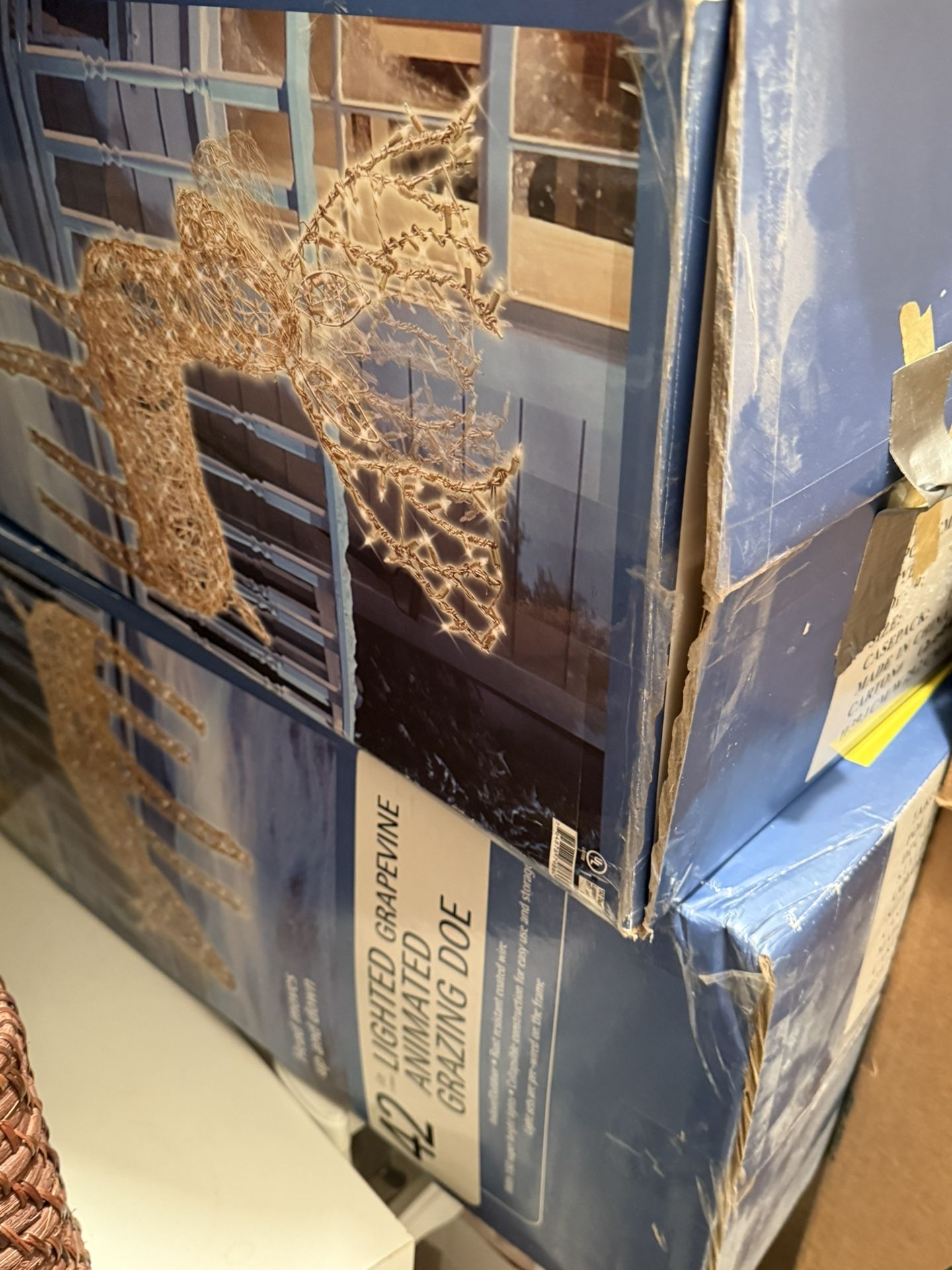 ✨ Pre-Lit Grapevine Reindeer – Set of 2 (Animated & Stationary) | Warm White Lights ✨