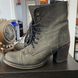 Vintage Black Combat Boots With Heel Size 6.5