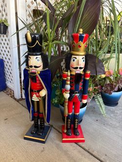 Decorative Wooden Nutcracker Figurines Set of 2