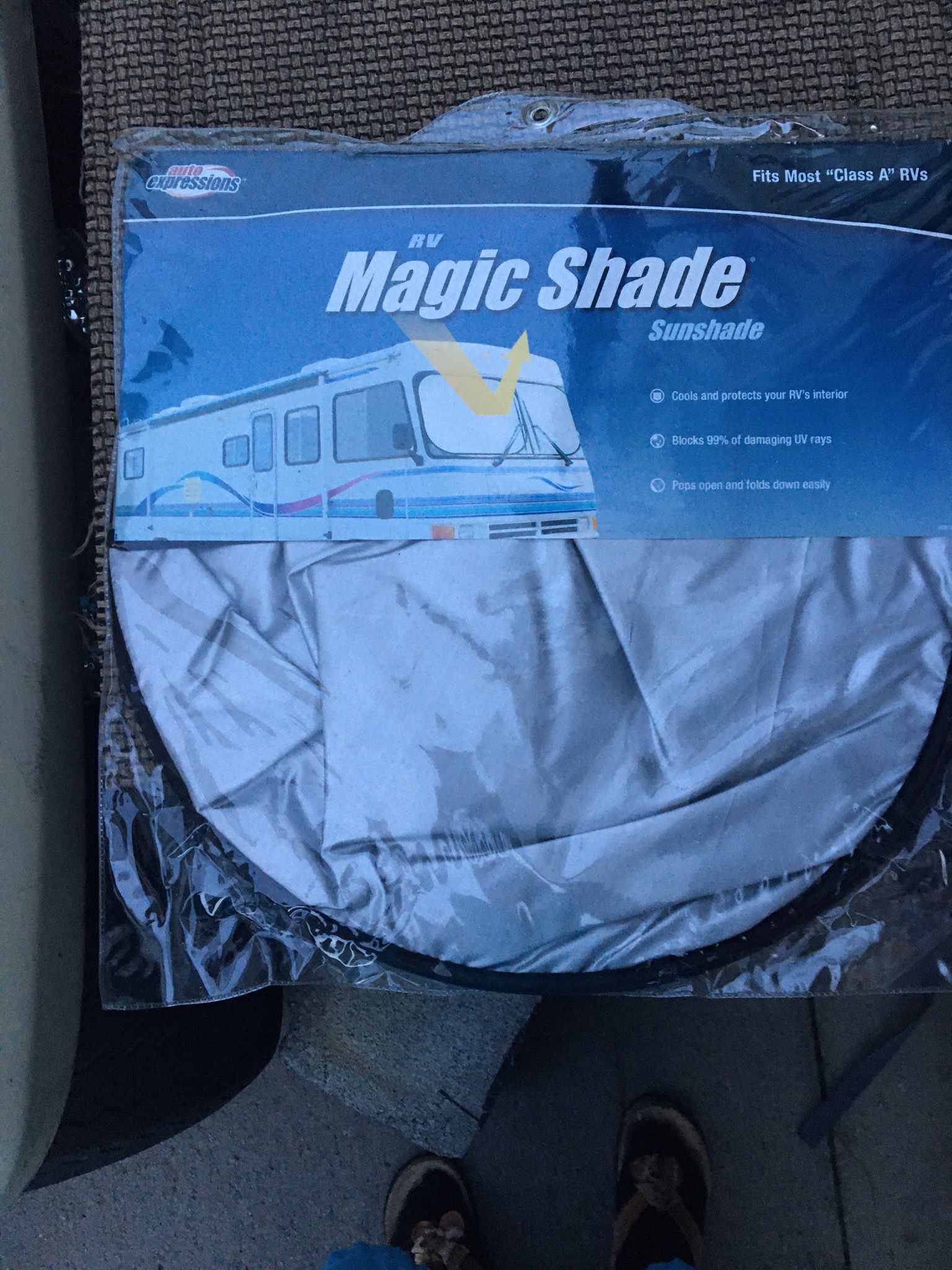 Windshield Shades For Motorhome  Set Has 2   I Have 2 Sets     Second Set Can Be Used On Side Windows 