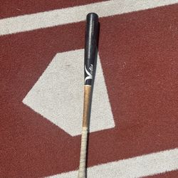 Victus Wood Bat 