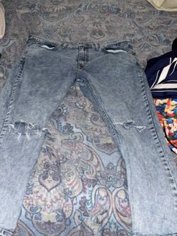 Levi Distressed Jeans Size 36x30