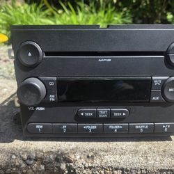 FORD Stereo Radio Receiver AM FM  CD MP3 Player  6L2T-18C869-AK PRISTINE 2006