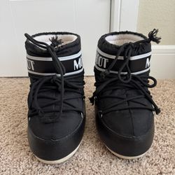 Moon Boots Black White Size 4.5/6 Women's