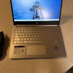 HP DQ 14” Laptop Intel/4GB/128GB SSD + Charger