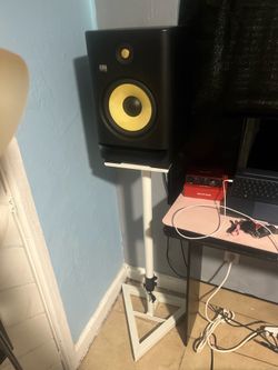 KRK Krokit 8 Speakers with Stands