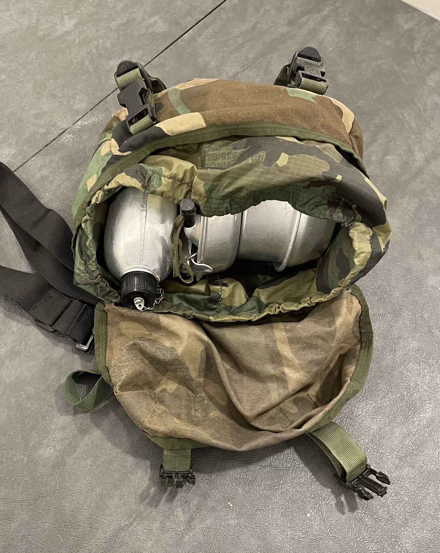 US Army Training Pack With Asian Cook Set For 2