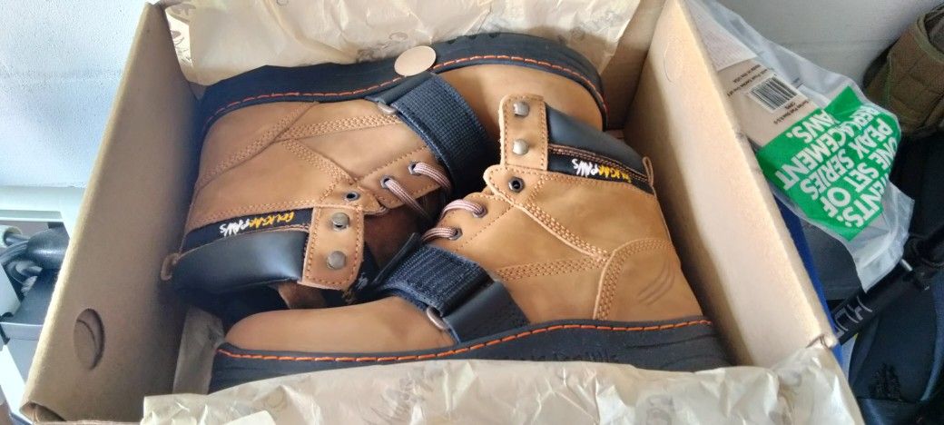 Cougar Paws Roofing Boots
