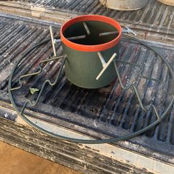 Metal Christmas Tree Stand.   Only Used Once 