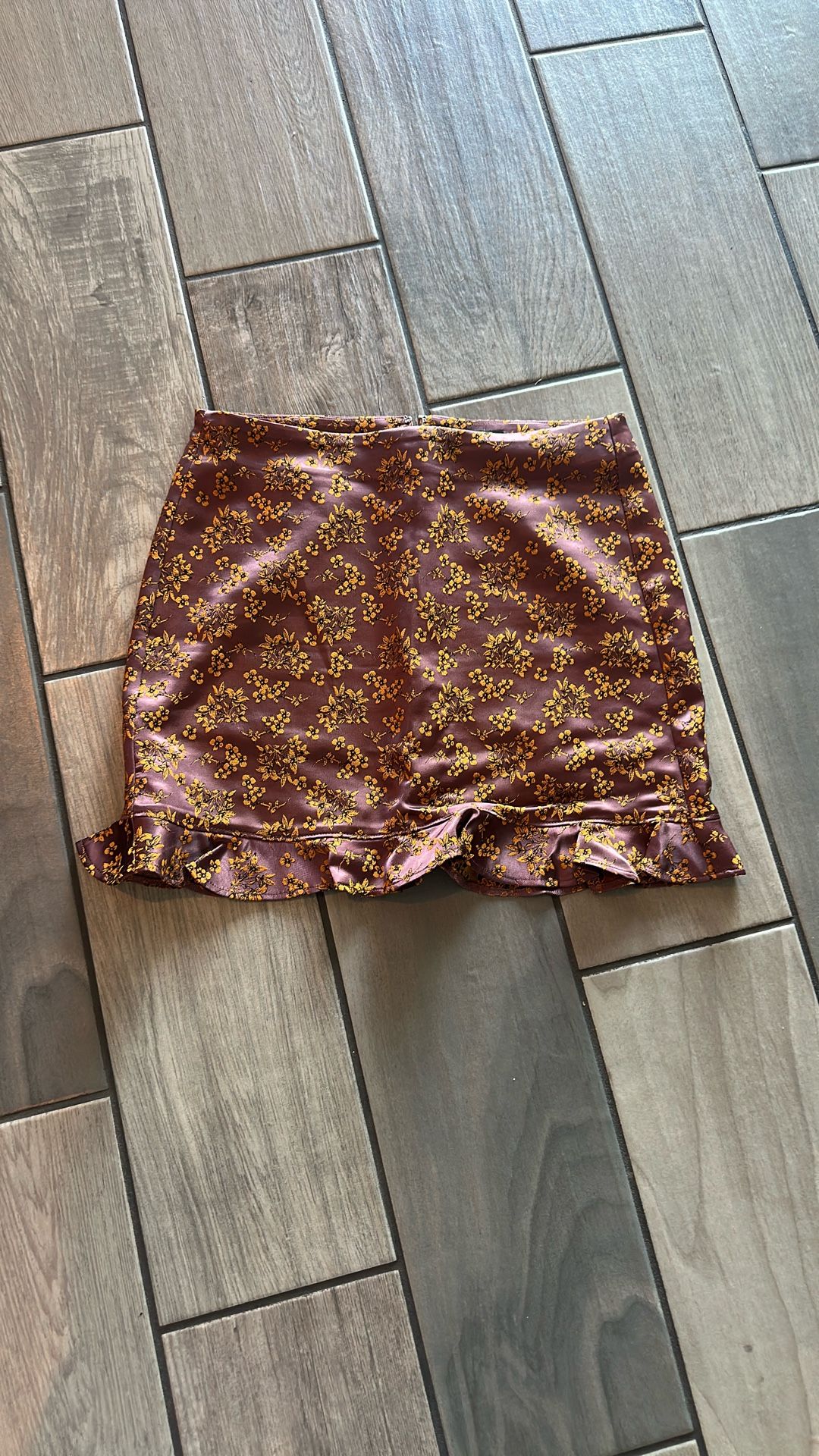 Express Satin Floral Skirt Size 6