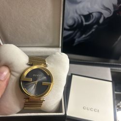 Gucci Watch Gold Color 