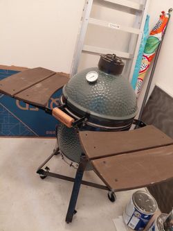 Big Green Egg Ceramic Charcoal Grill + Stand & Accessories