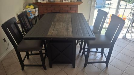 Dinning Table