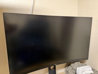 Dell 144HZ monitor 33 in. CURVED