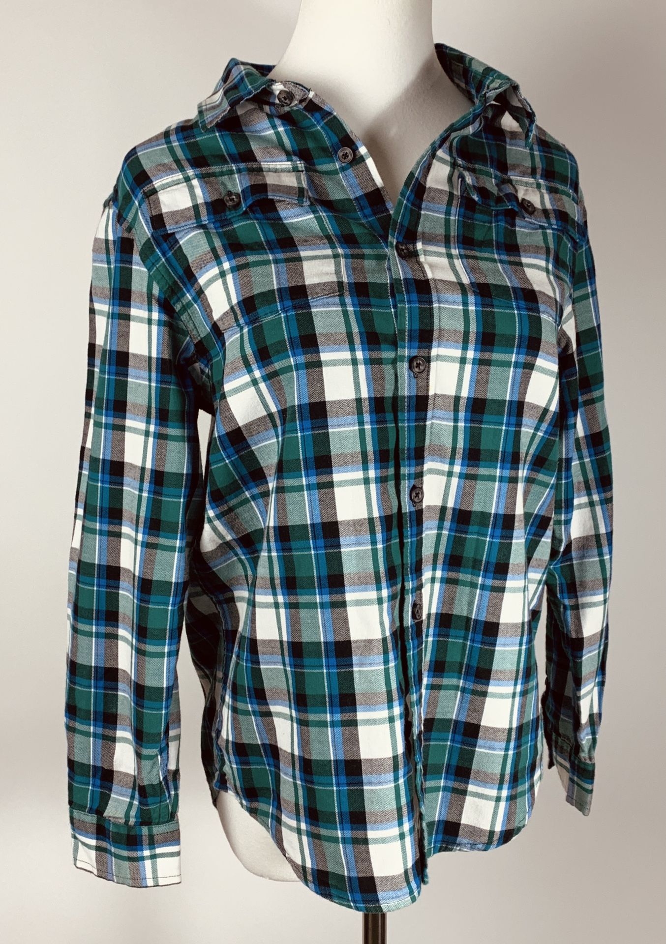 GYMBOREE Child Flannel Shirt.Size L 10-12. Green/Navy/White. Plaid with two pockets, Button up.