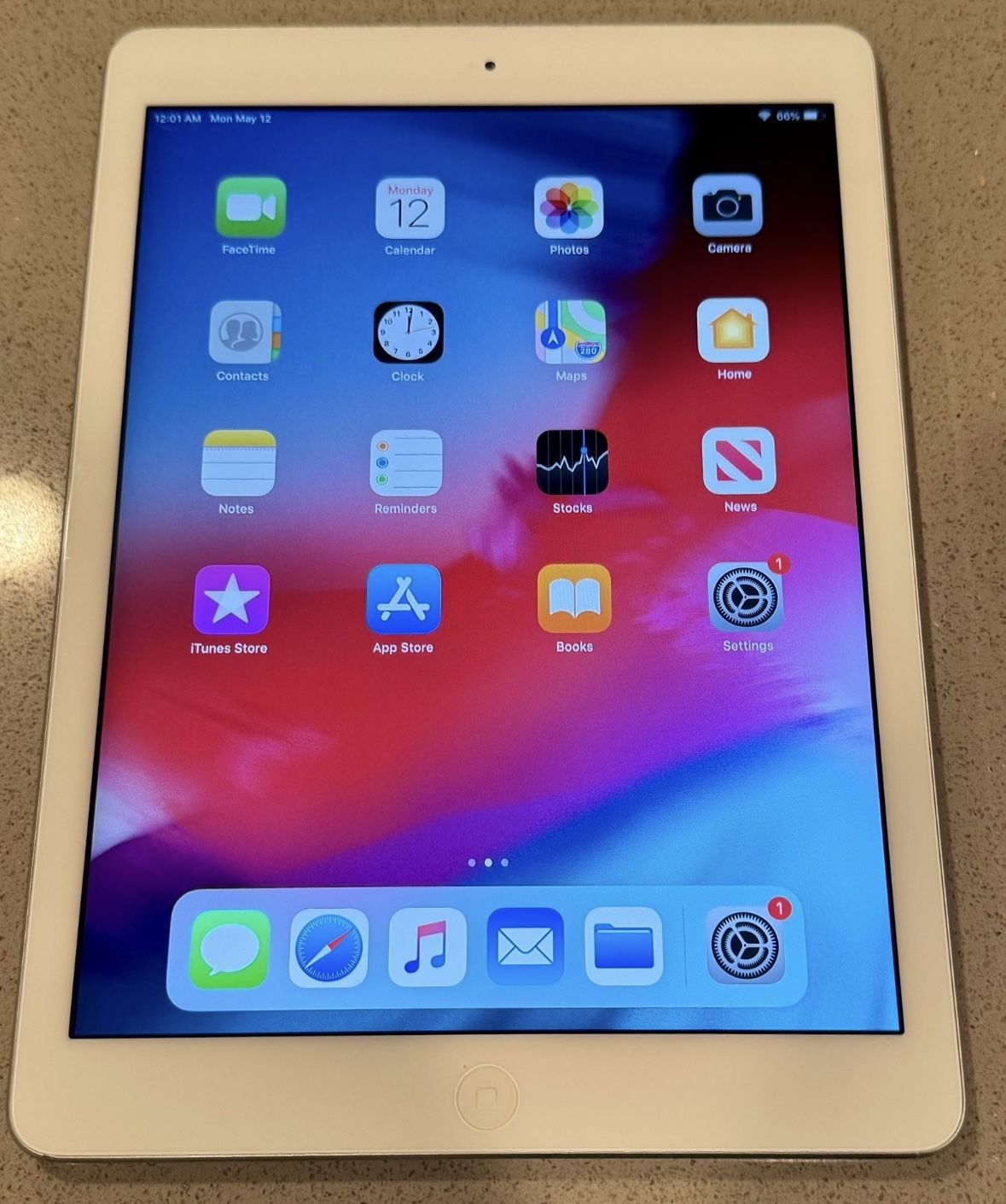 iPad Air, White, 32 GB
