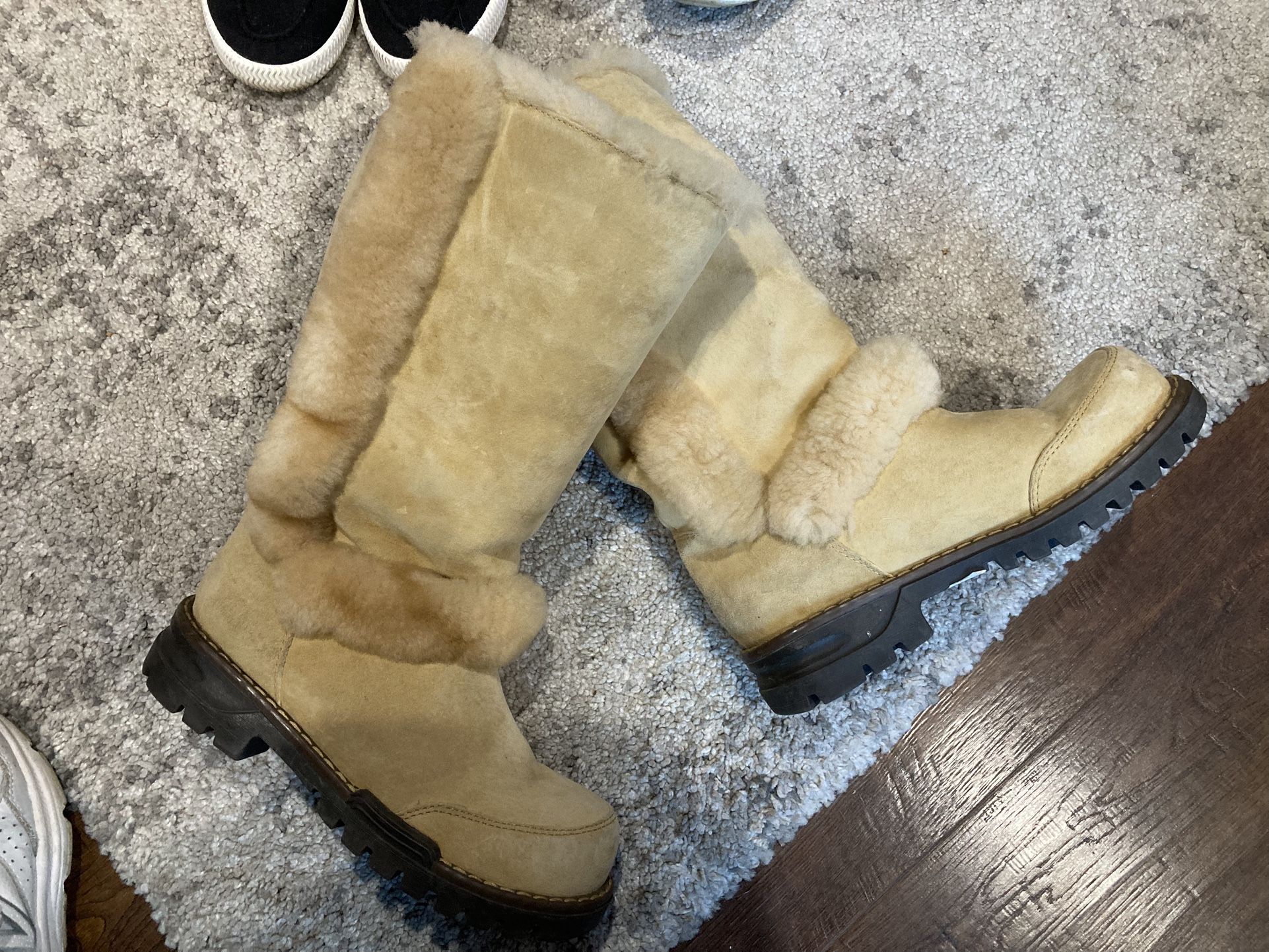 Womens Tan Suede Boots … Read Description 