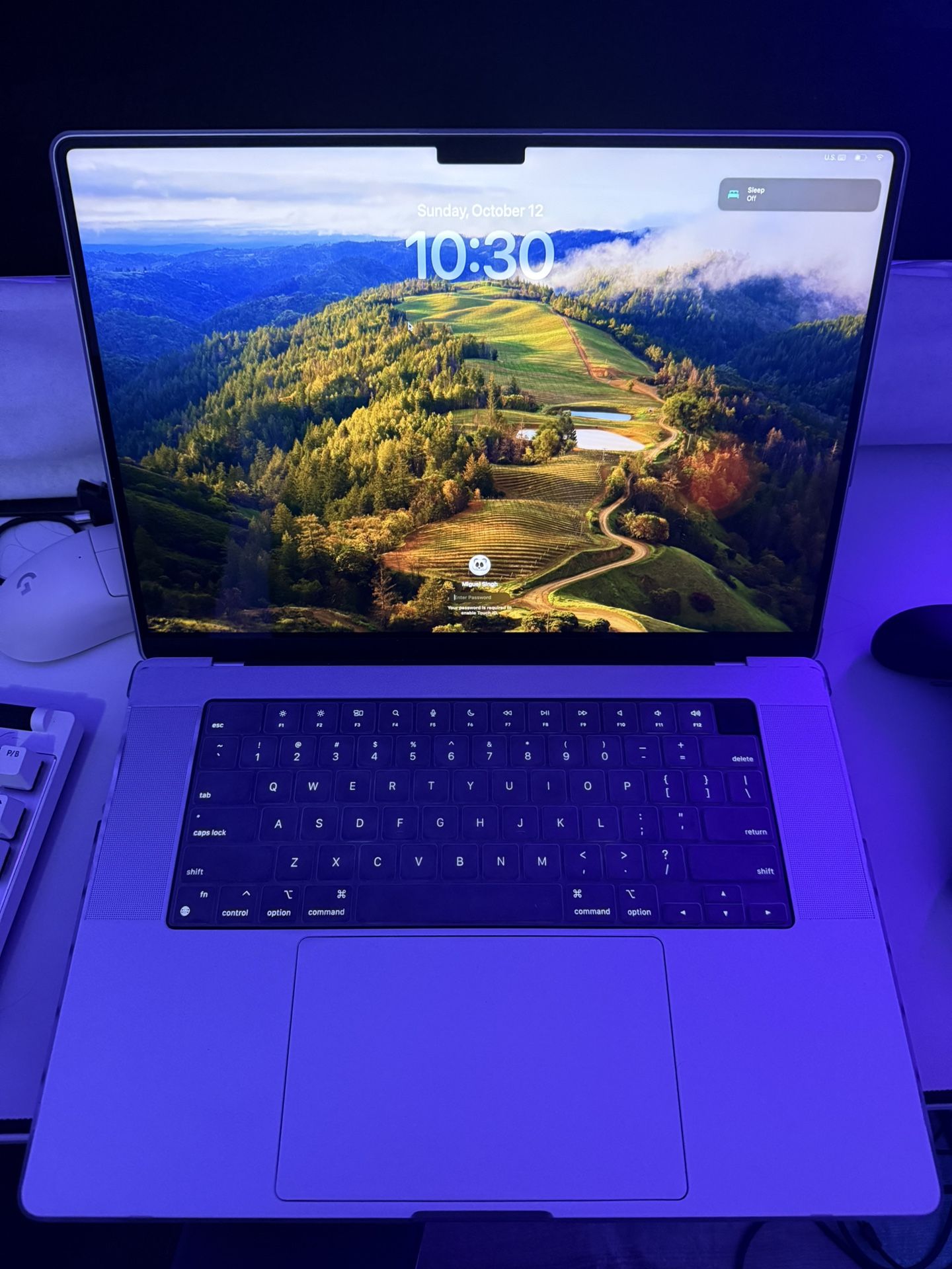 Apple MacBook Pro (16 inch, M1 Pro chip with 10‑core CPU and 16-core GPU, 16GB RAM, 512GB SSD)