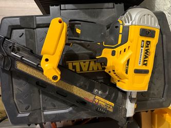 DEWALT 20V Brushless Framing Nailer DCN21PL