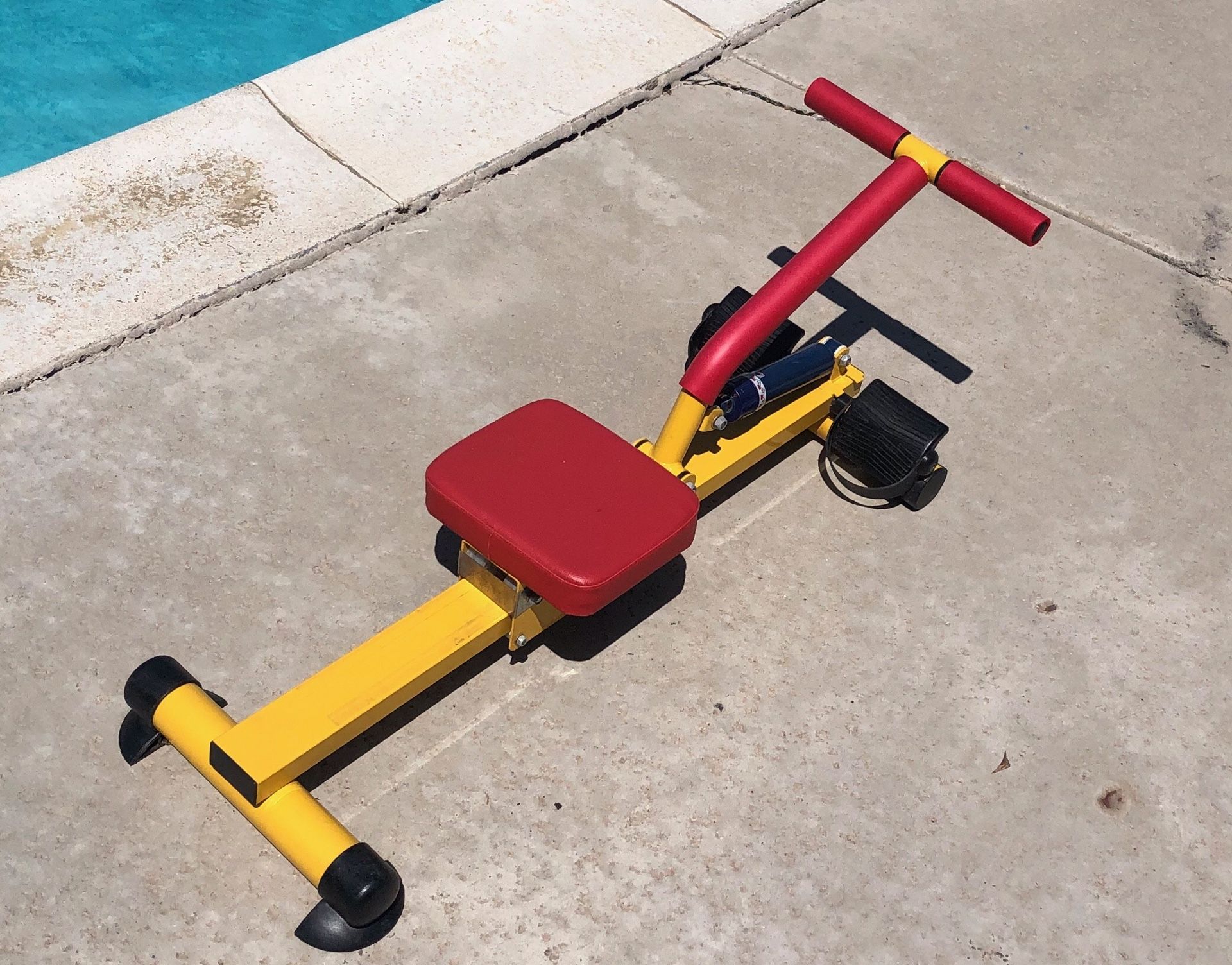 Child’s flat rowing machine workout set