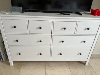 Comoda, 8-drawer dresser, white stain
