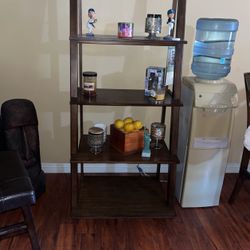 Bayside ladder bookcase