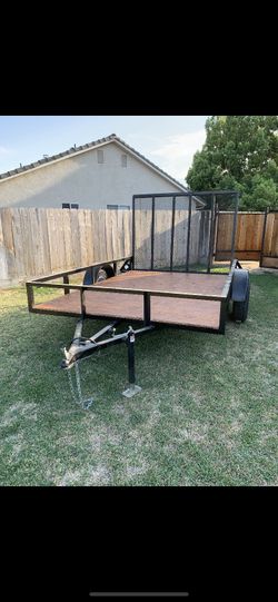 80” x 10’  Brand new tires  3500 max capacity  Comes with registration  1’ sides  Never used