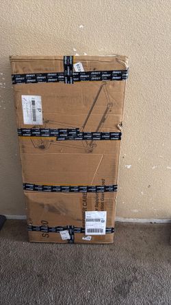Brand new treadmill Salen Im never used
