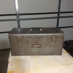 Craftsman metal tool box, old fashion 