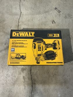 DEWALT 20V MAX Lithium-Ion 15-Degree Electric Cordless Roofing Nailer