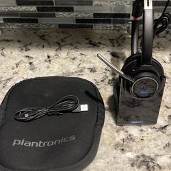 Plantronics Voyager Focus Headset W/charging Station