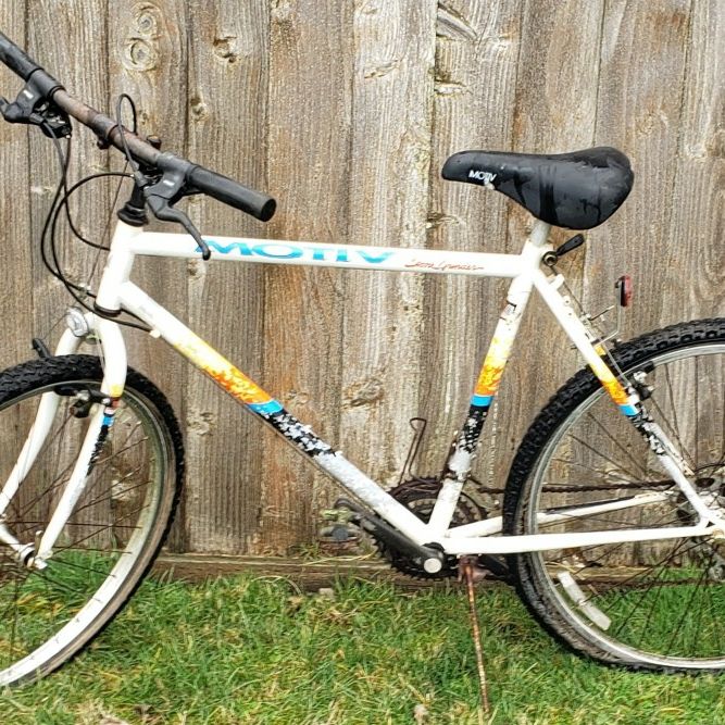 Vintage Mens Mountain Bike Motiv Stone Grinder Shimano 21 Speed for Sale in Tacoma WA OfferUp