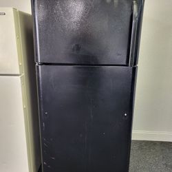 🚚Big Moving Sale! Frigidaire 18cuft Fridge-Warranty Included 