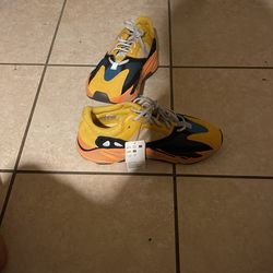 Yeezy 700s SUN ☀️