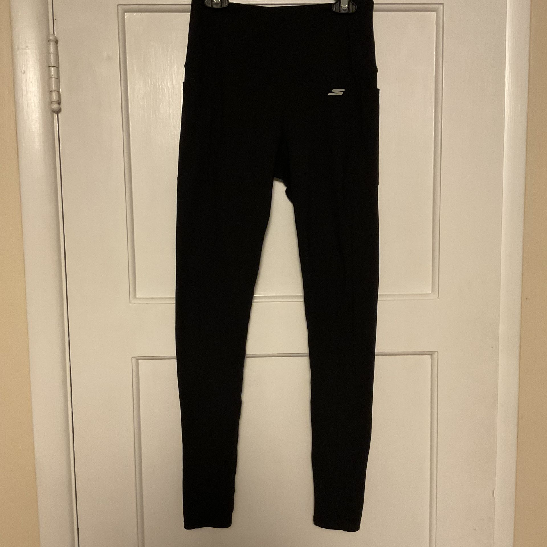 Sketchers Leggings 4 way stretch High Waisted side pockets Black