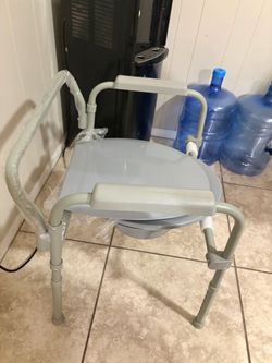 Bedside Commode Chair with Drop-Arm