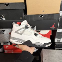 2025 Jordan White Cement 4s size 10.5 VNDS 
