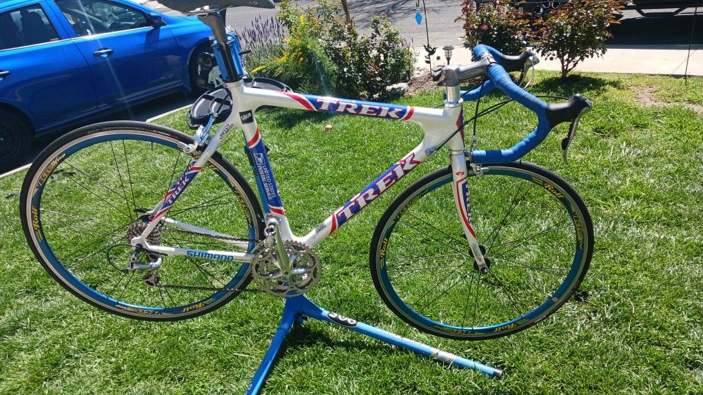 Road Bike Lance Armstrong 1999 Trek Tour De France United States Postal Service OCLV 56CMCarbon Fiber 120 Rolf Vector Comp Rims 700x23 Great Condition