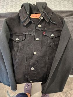 Levi hoddie
