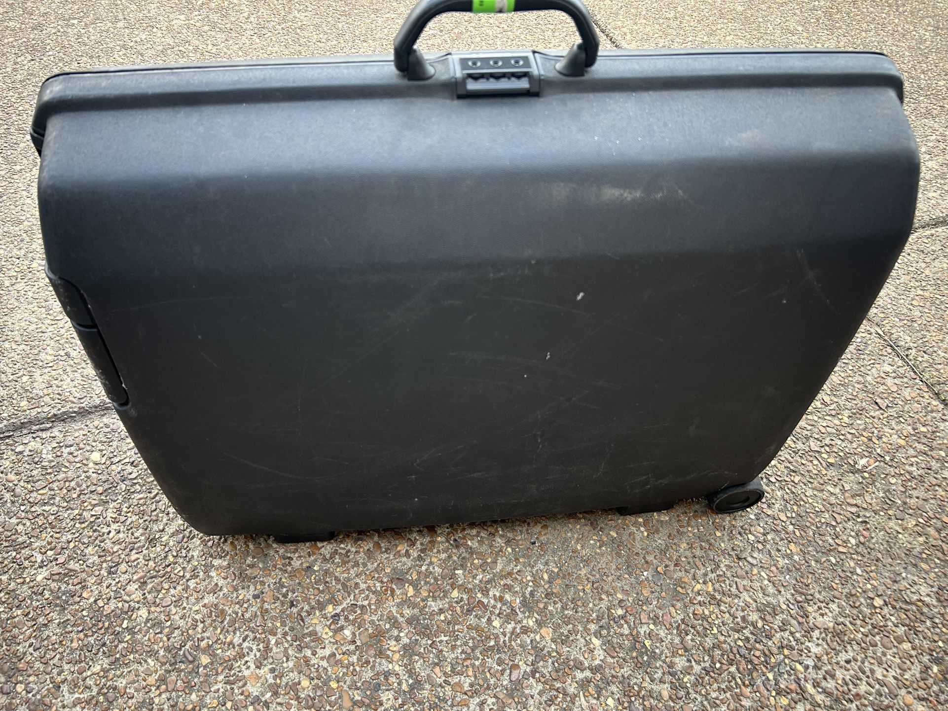 Samsonite Checked Luggage Suitcase Plastic hard cover